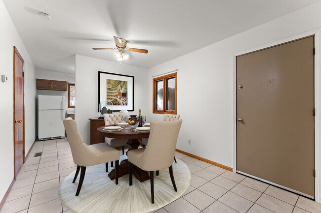 Foto del edificio - 2588 Parkview St