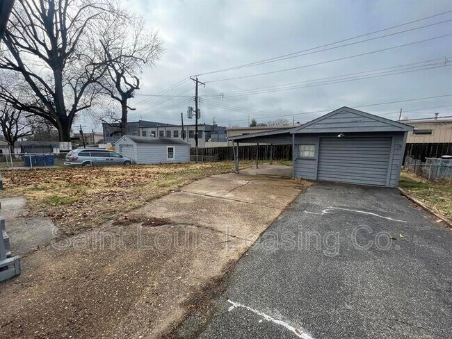 Foto del edificio - 5 Westdell Dr