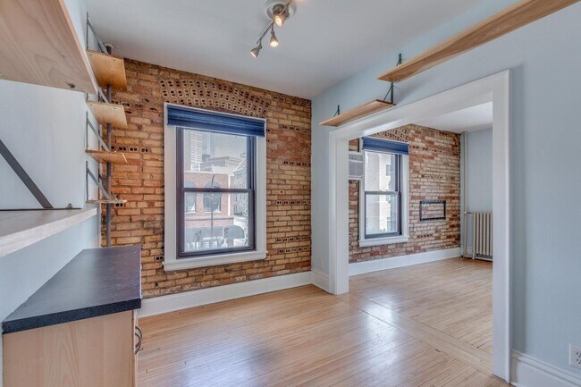 Building Photo - 1204 Harmon Plz