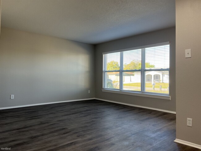 Foto del edificio - 1 br, 1 bath Duplex - 6011 Fortune Place 6011