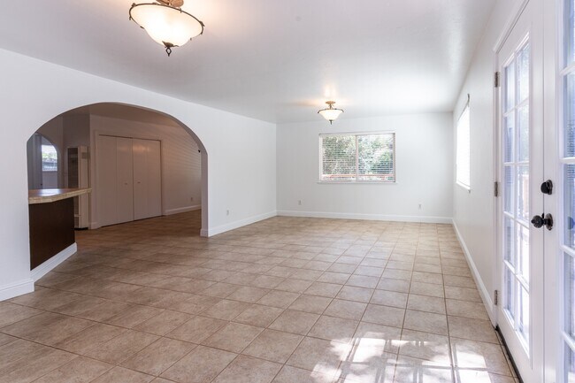 Foto del edificio - 300 IOLI Ranch Cir