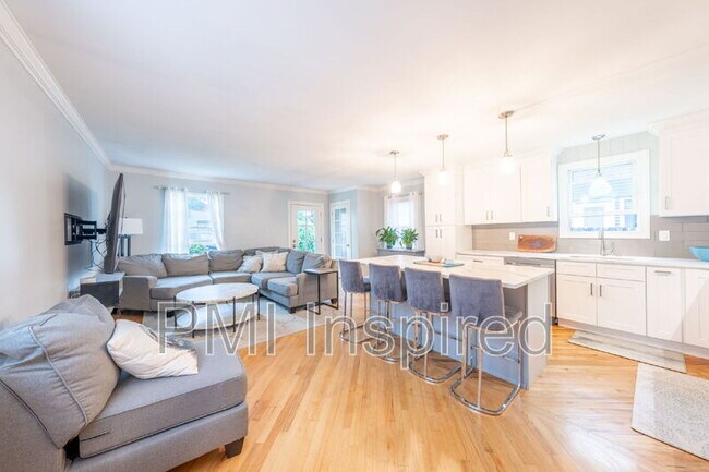 Building Photo - 446 Monmouth Ave