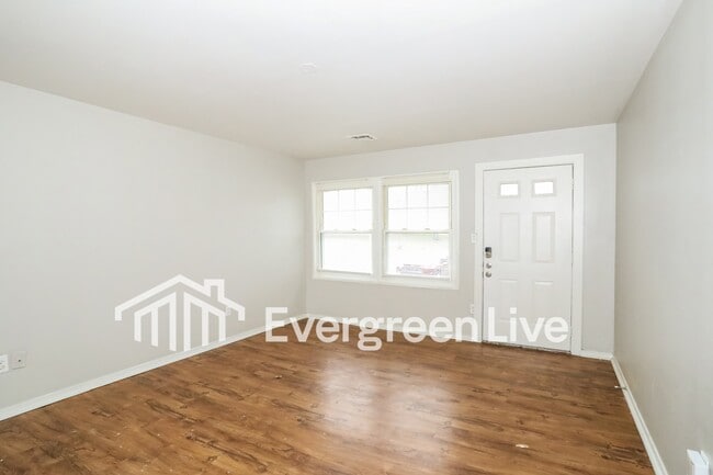 Building Photo - 9209 Meadowglen Dr