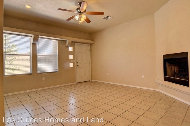 Building Photo - 2 br, 2 bath Apartment - 1825 Gladys Dr