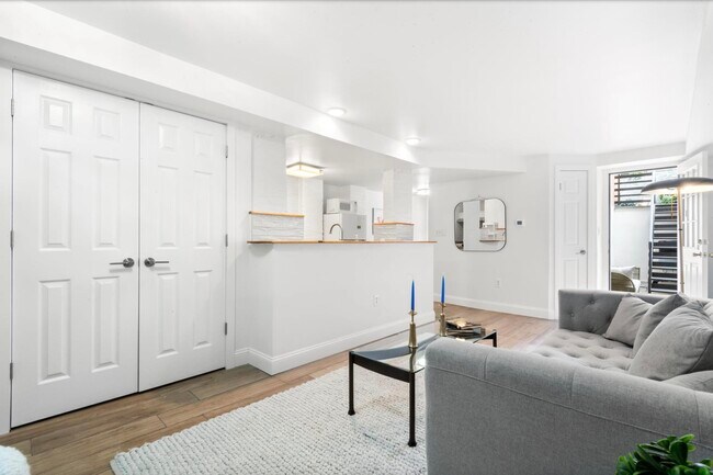 Building Photo - 1225 Garden St