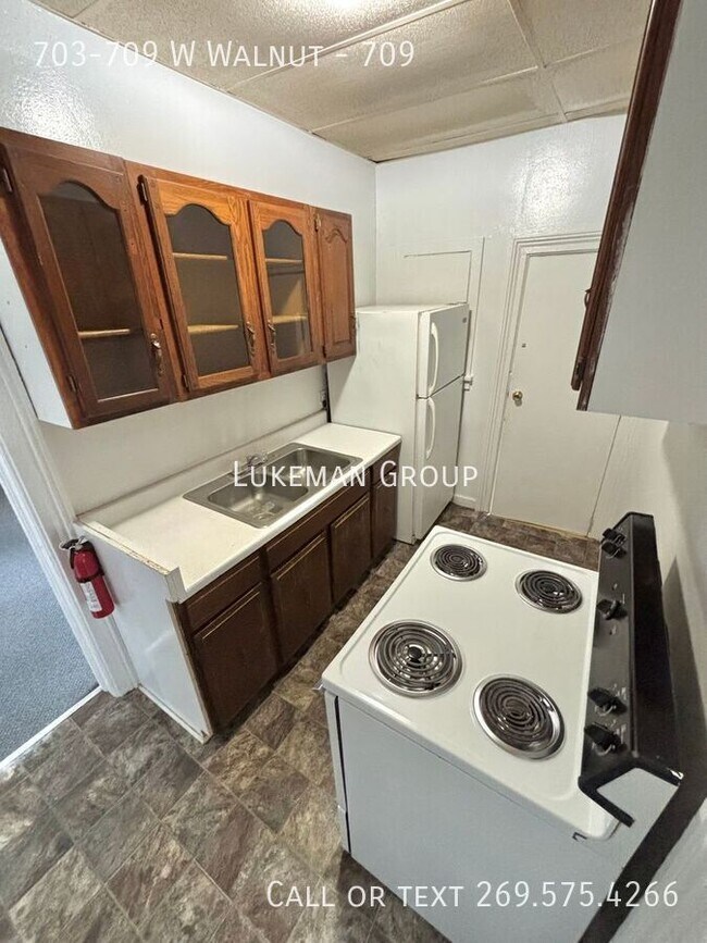 Foto del edificio - 703-709 W Walnut-709