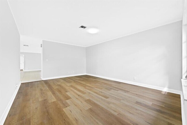 Building Photo - 11837 NW 32nd Ct