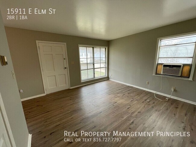 Foto del edificio - Newly Remodeled Townhouse Charmer!