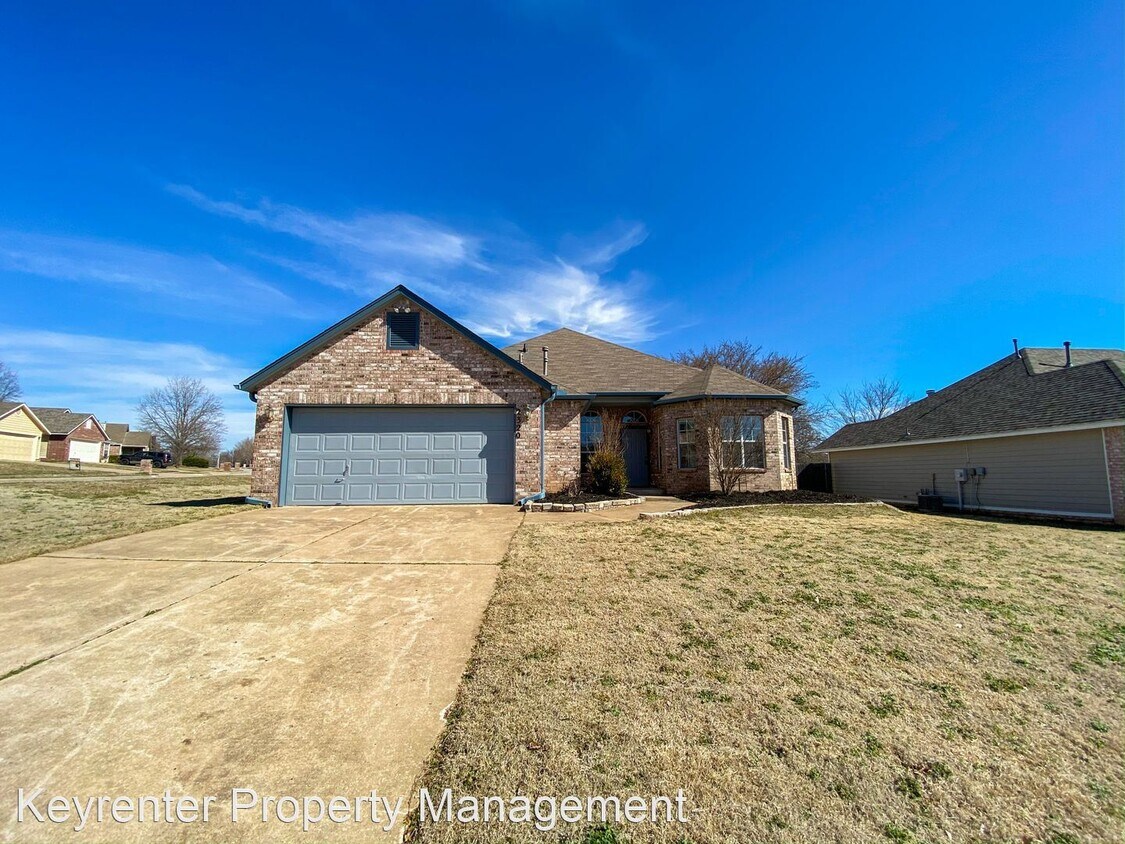 Primary Photo - 4 br, 2 bath House - 2320 W Mobile Place