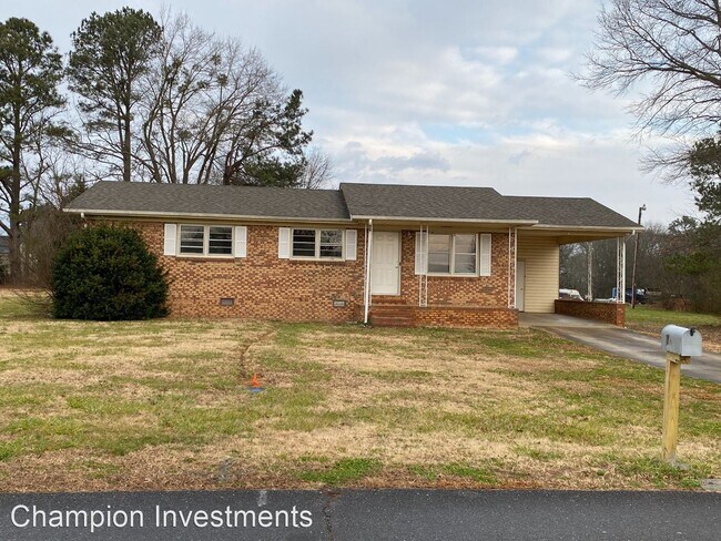 Foto del edificio - 3 br, 1 bath House - 115 Victor Dr