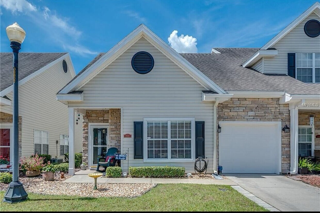 Primary Photo - 2121 Winterset Dr