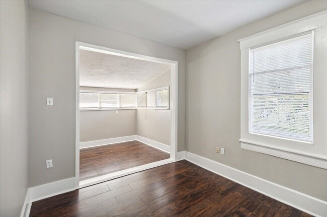 Building Photo - 1301 E 32nd St