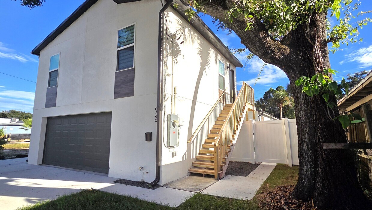 Foto principal - 925 13th Ave S