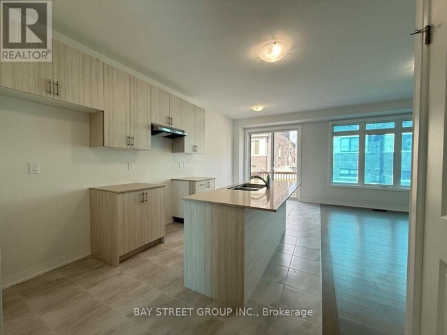 Building Photo - 1034 Valhalla Ter