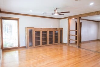 Building Photo - 9010 Linkmeadow Ln