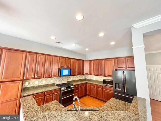 Building Photo - 4240 Sonia Ct