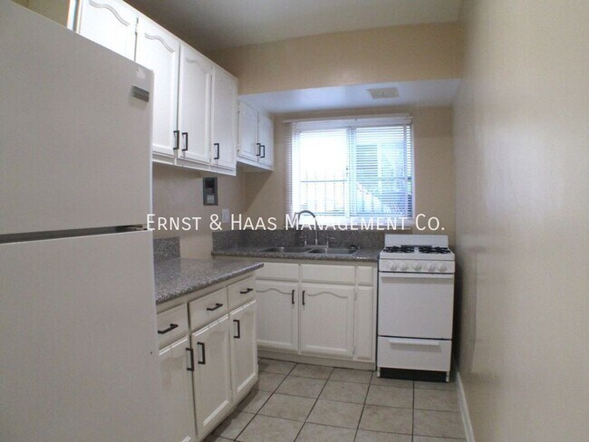 Foto del edificio - 815 E 9th St