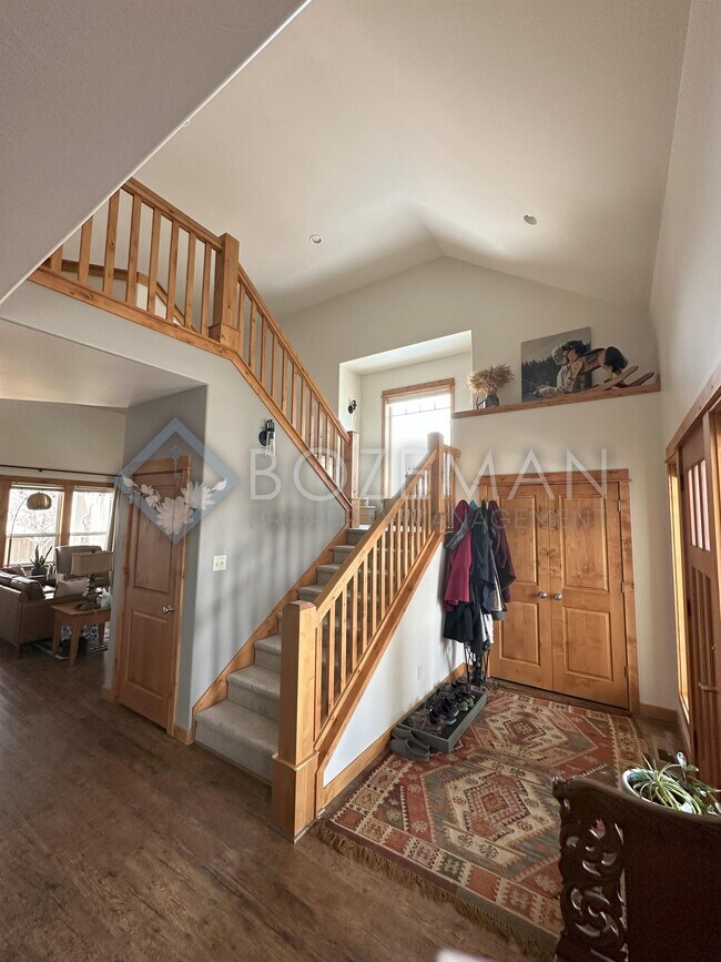 Building Photo - 3207 Summerset Dr