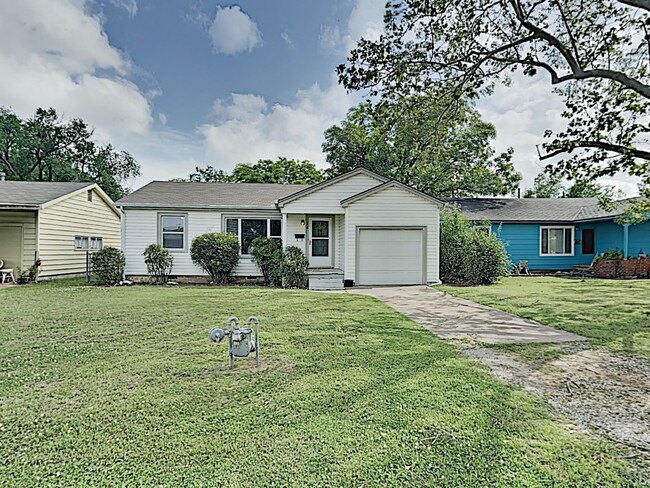 Foto del edificio - Charming 2 Bedroom 1 Bath Home in Edmond