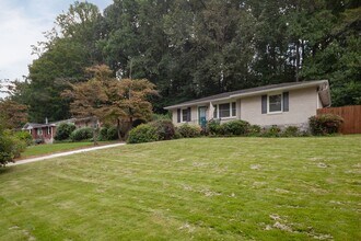 Building Photo - 930 Scott Cir