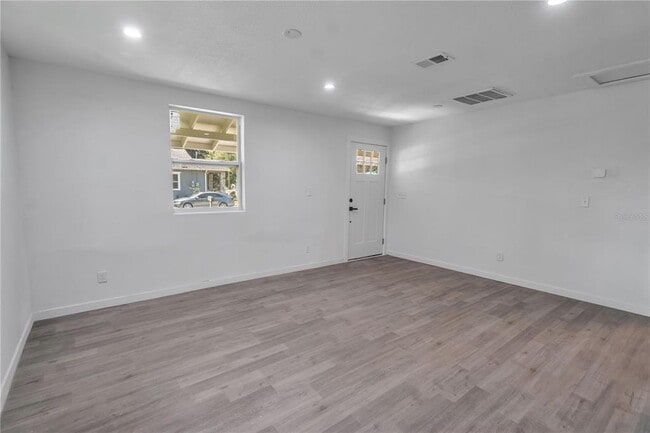 Building Photo - 107 W Virginia Ave