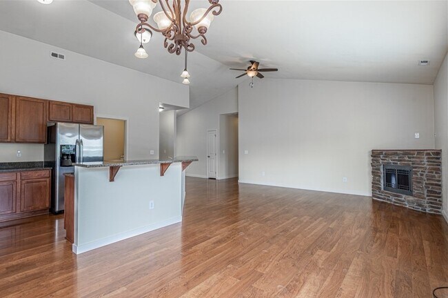 Foto del edificio - 403 Ridgewood Dr