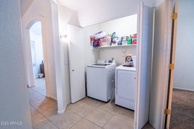 Foto del edificio - 18837 N 43rd Pl