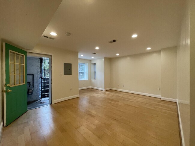 Foto del edificio - 609 Q St NW