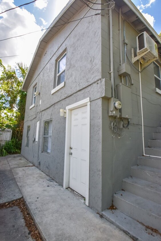 Primary Photo - 812 W Livingston St