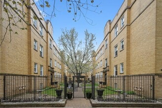 Building Photo - 1338.5 W Estes Ave