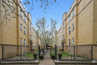 Building Photo - 1338.5 W Estes Ave