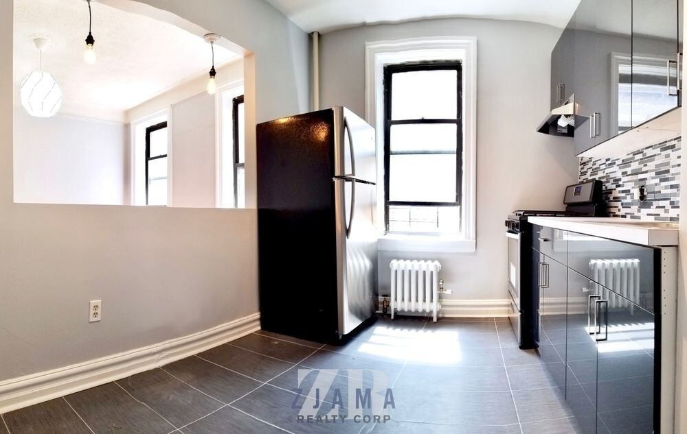 Foto principal - 971 E 34th St
