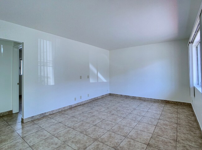Building Photo - 9747 Riverview Ave