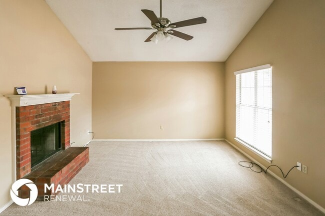 Building Photo - 6545 Rosewood Dr