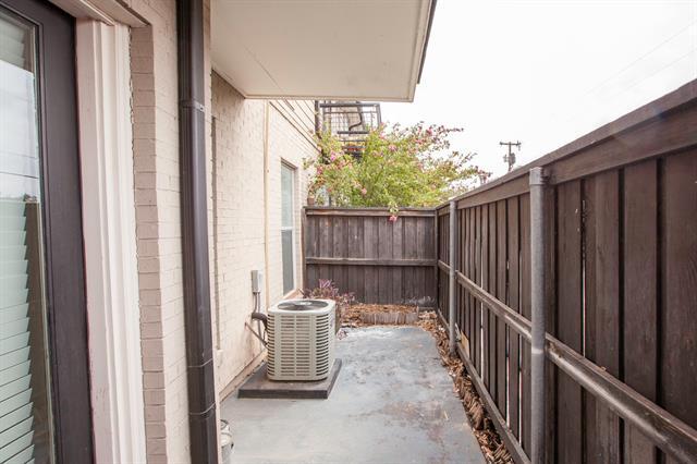 Foto del edificio - 7734 Meadow Rd