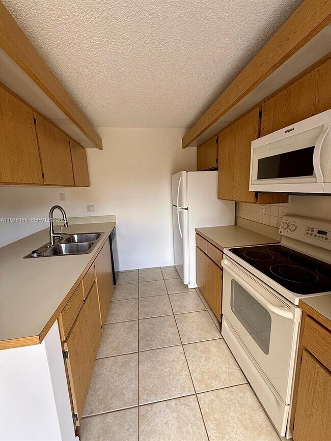 Building Photo - 602 Green Springs Pl