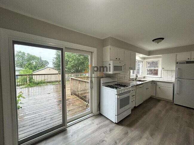 Foto del edificio - 616 Burton Ct