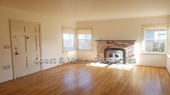 Foto del edificio - Wonderful South Salinas Home for RENT!!!