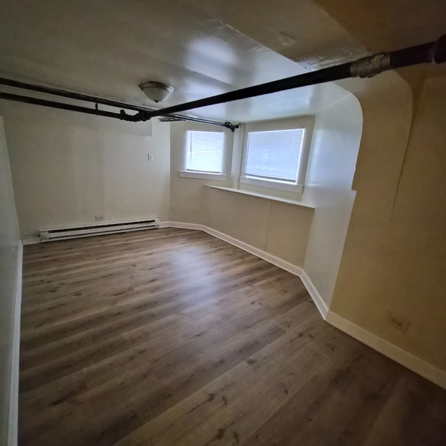 Building Photo - 7541 S Langley Ave