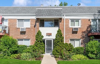 Building Photo - 10377 Dearlove Rd