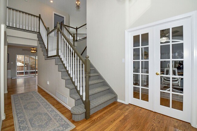 Foto del edificio - Spacious 2-Story with Mountain Views School District-20