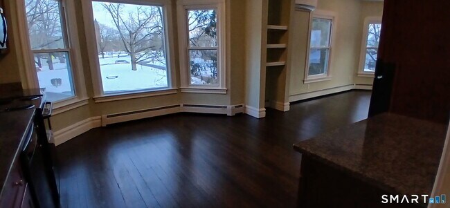 Building Photo - 23 Williams St