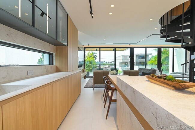 Foto del edificio - 288 Palm Ave