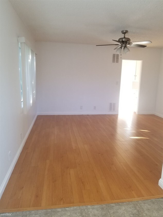 Foto del edificio - 10485 National Blvd