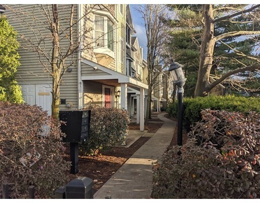 Primary Photo - 169 Sea St