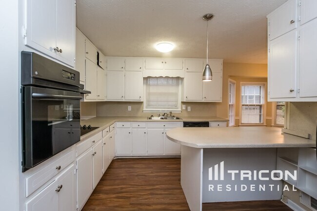 Foto del edificio - 2633 Green Valley Ct