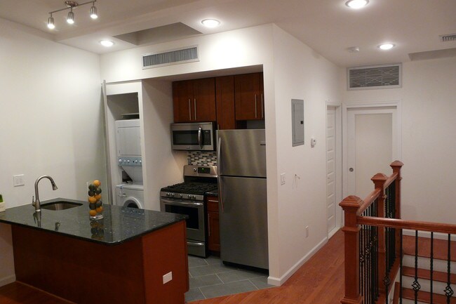 Foto del edificio - 625 Walton Ave
