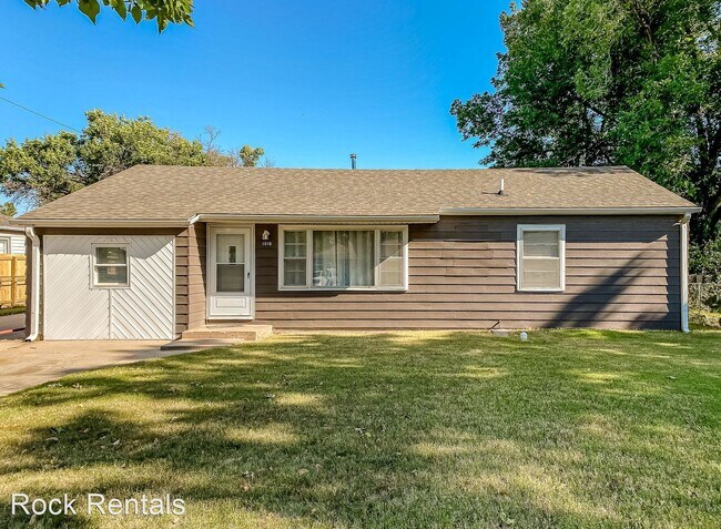Building Photo - 3 br, 1 bath House - 1010 College Ln