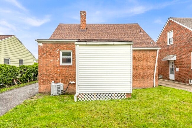 Building Photo - 4016 Verona Rd