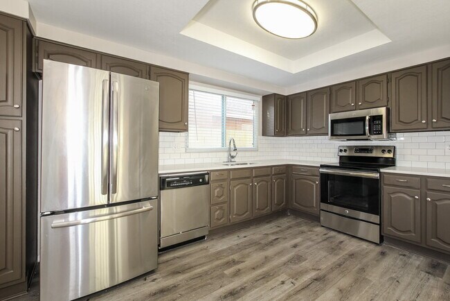 Building Photo - 4331 W Tonto Rd